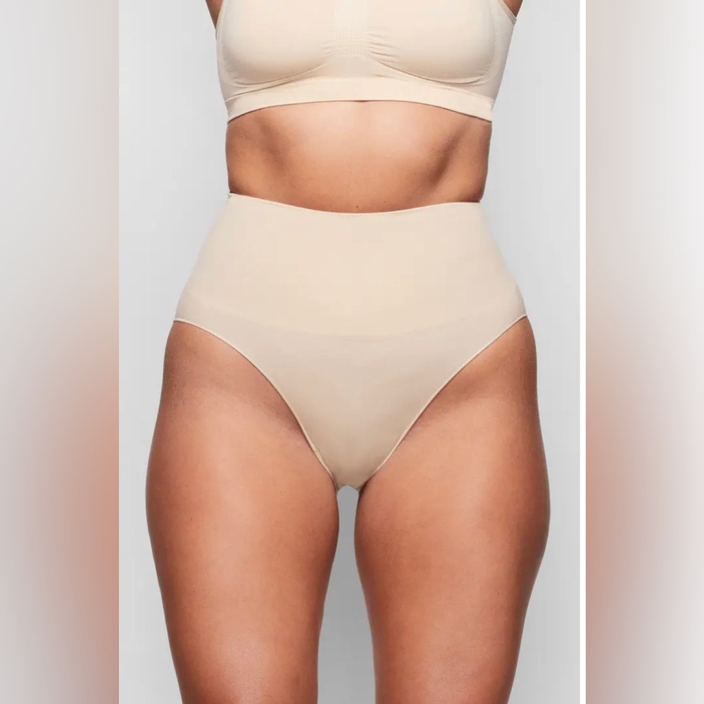 Skims Core Control Briefs S/M
